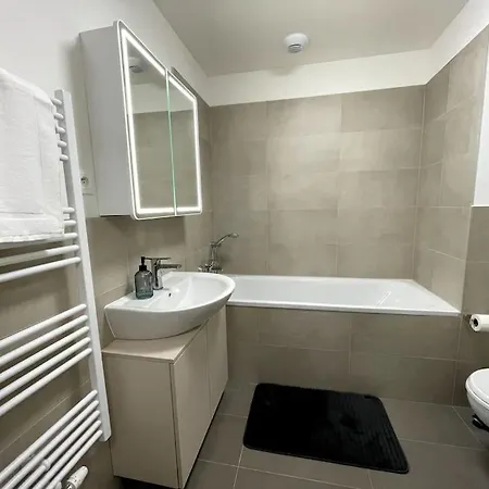 Skynest B404 Διαμέρισμα Μπρατισλάβα