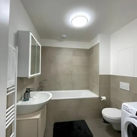 Skynest B404 * Братислава